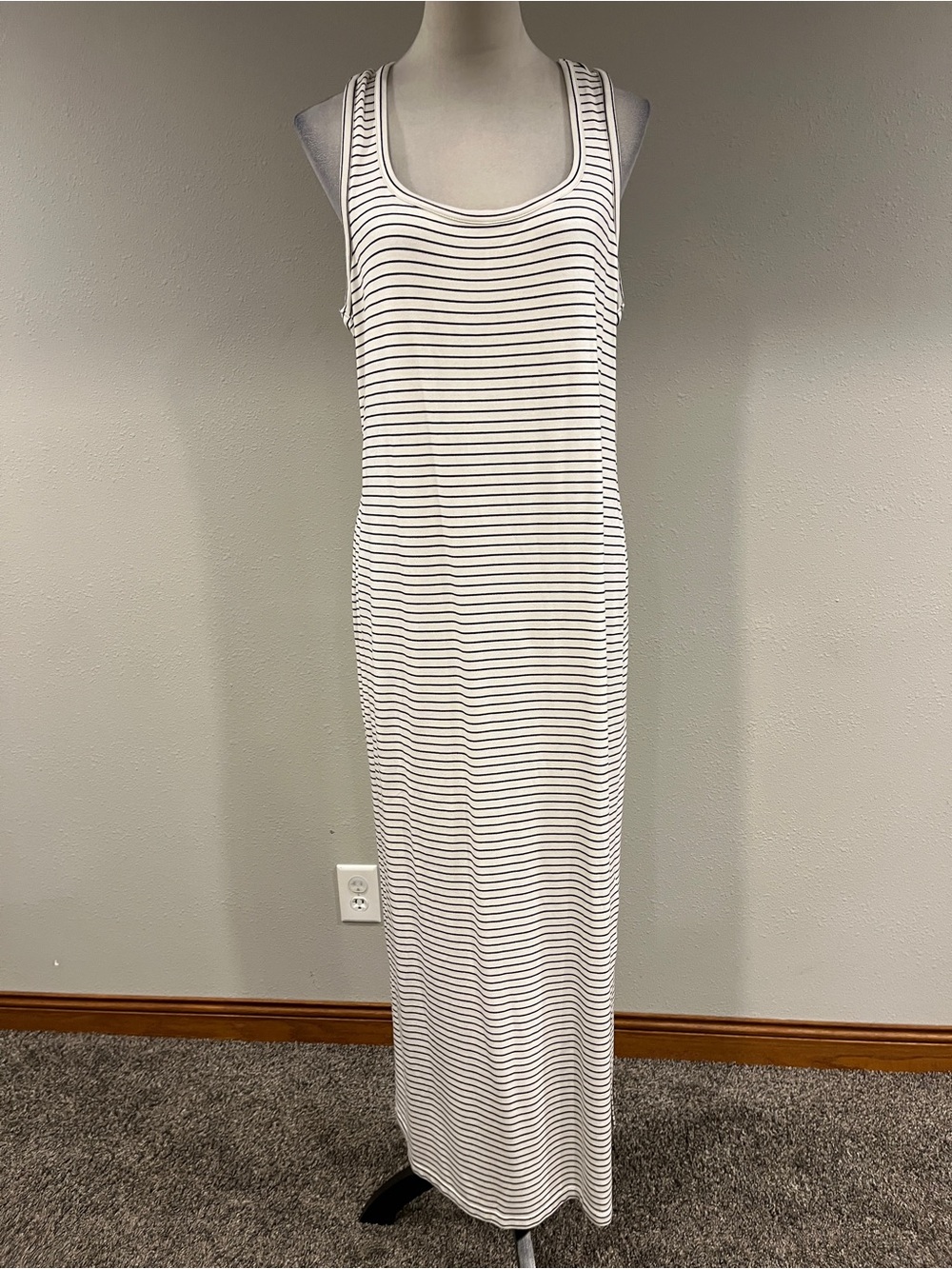 Sleeveless White and Black Striped Maxi Dress size large